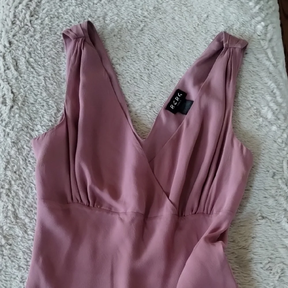 Elegant Pink BCBG Sleeveless Dress - Picture 14 of 16